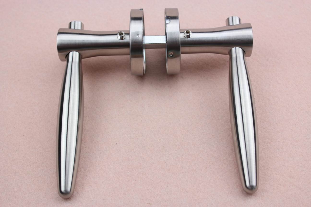 Manufacturer supply Handle Cremone Bolt with competitive cost